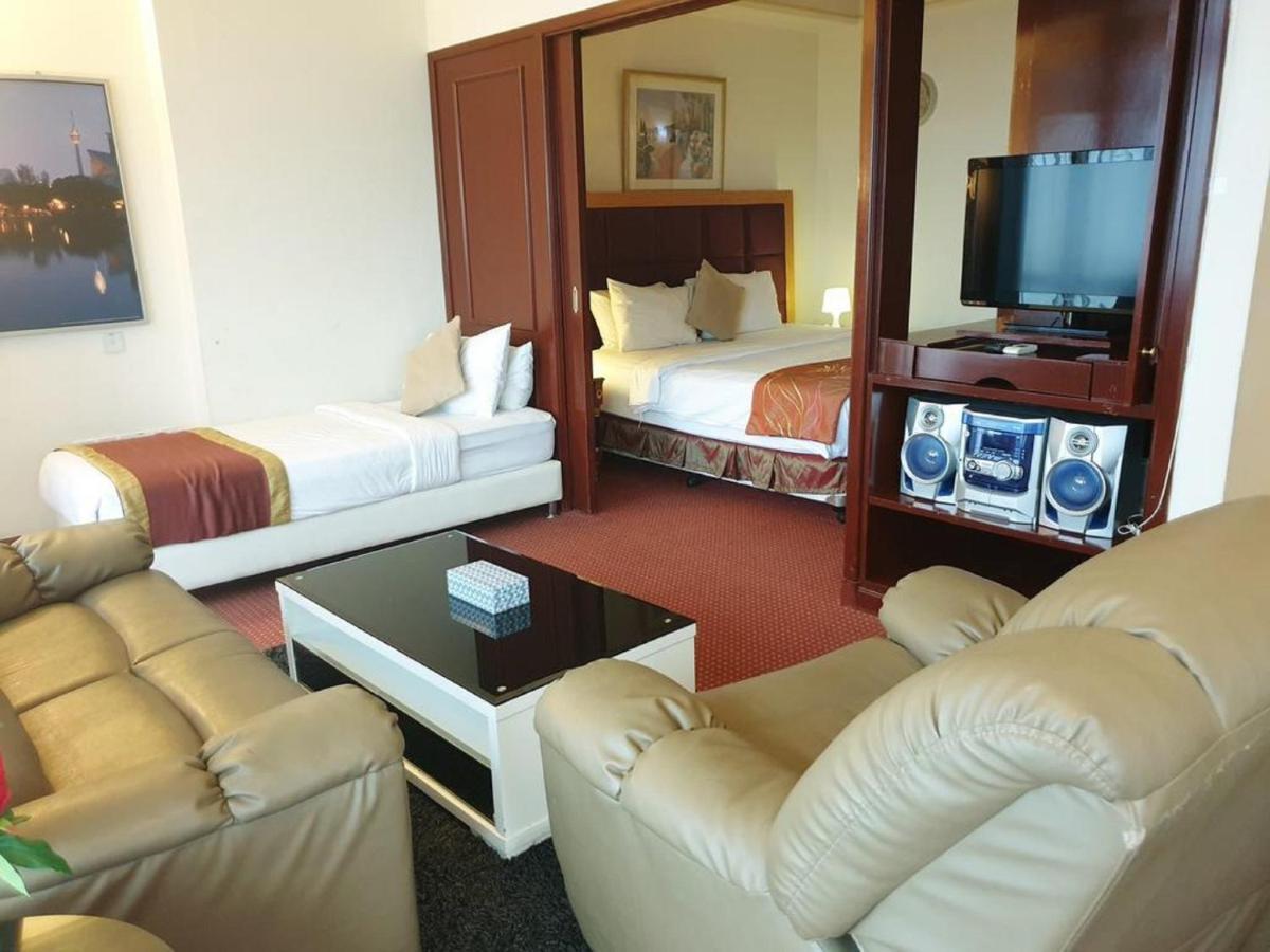 Victory Apartment Berjaya Times Square Kl Куала-Лумпур Екстер'єр фото